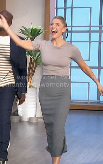Amanda's grey t-shirt and pencil skirt on The Talk