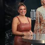 Carolina’s brown leather dress on E! News