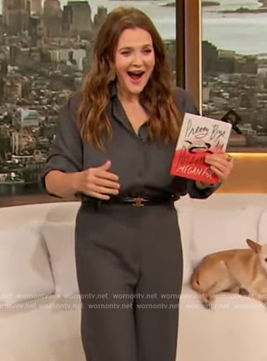 Drew’s gray shirt and pants on The Drew Barrymore Show