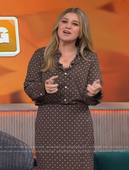 Kelly's brown polka dot print dress on The Kelly Clarkson Show
