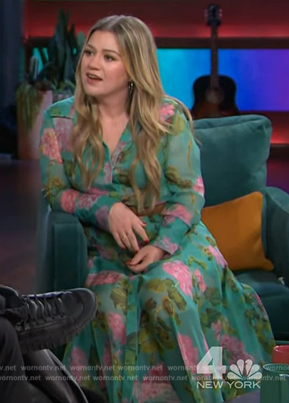 Kelly’s green floral print shirtdress on The Kelly Clarkson Show