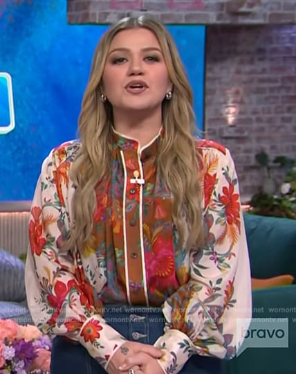 Kelly’s floral print blouse on The Kelly Clarkson Show