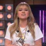 Kelly’s white horse graphic tee on The Kelly Clarkson Show