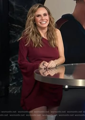 Keltie's burgundy one sleeve mini dress on E! News