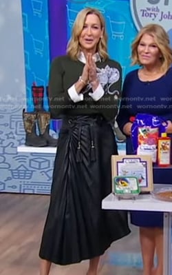 Lara’s green cheetah print sweater and black pleated skirt on Good Morning America