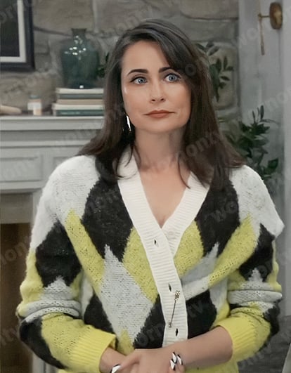 Lois’s yellow and black diamond print cardigan on General Hospital