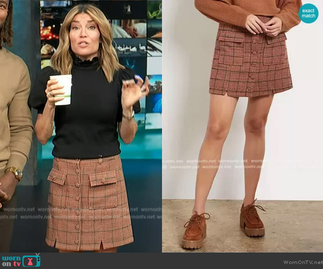 Sam Edelman Cara Skirt worn by Kit Hoover on Access Hollywood