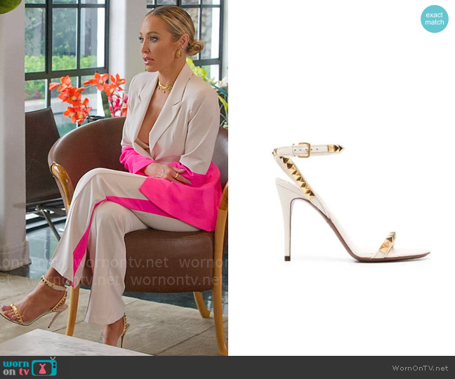 Valentino Garavani Rockstud No Limit worn by Mary Fitzgerald on Selling Sunset