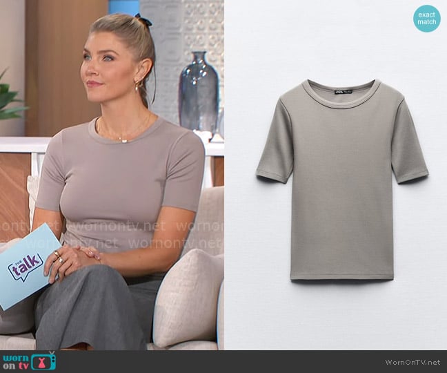 Zara Light Rib T-shirt in Gray worn by Amanda Kloots on The Talk