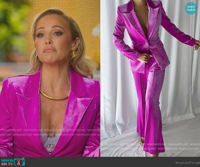 WornOnTV: Mary’s pink velvet confessional blazer on Selling Sunset ...