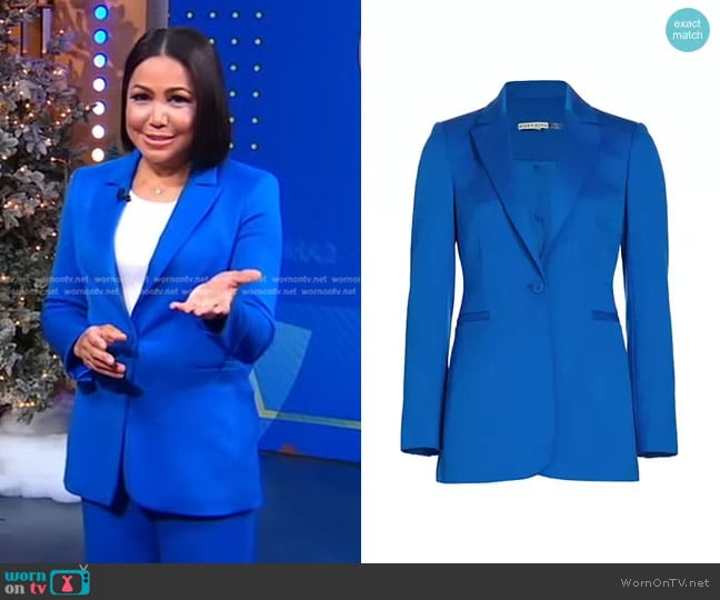 Alice + Olivia Breann Satin Fitted Blazer in Sapphire worn by Stephanie Ramos on Good Morning America