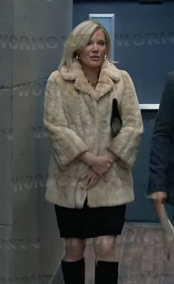 Ava's fur coat on General Hospital