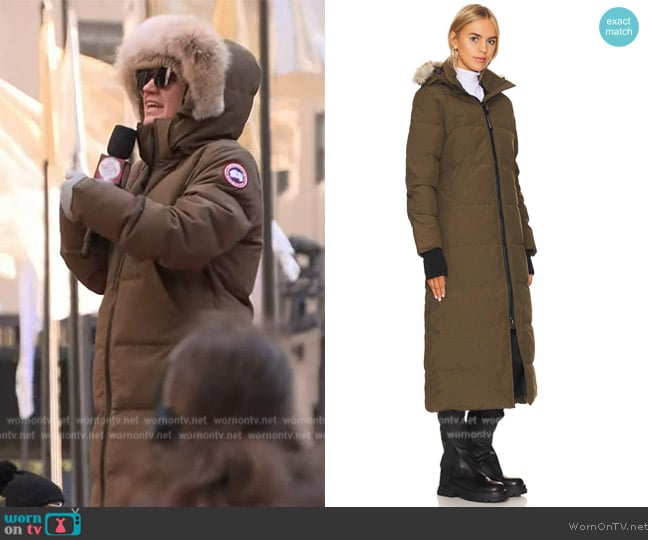 Canada Goose Mystique Parka With Coyote Fur Trim worn by Kelly Clarkson on The Kelly Clarkson Show