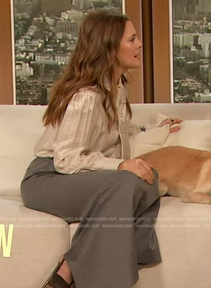 Drew's gray skirt and earrings on The Drew Barrymore Show