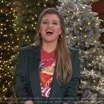 Kelly’s red Santa Coca Cola print tee on The Kelly Clarkson Show