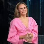 Keltie Knight’s pink puff sleeve mini dress on E! News