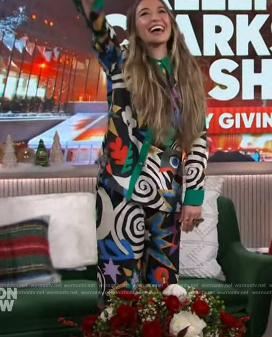 Lauren Daigle's abstract print shirt and pants on The Kelly Clarkson Show