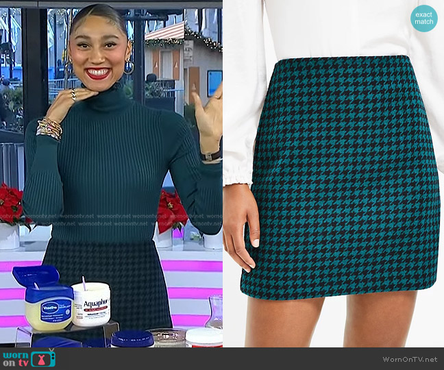 WornOnTV: Ally’s teal ribbed turtleneck sweater and houndstooth skirt ...