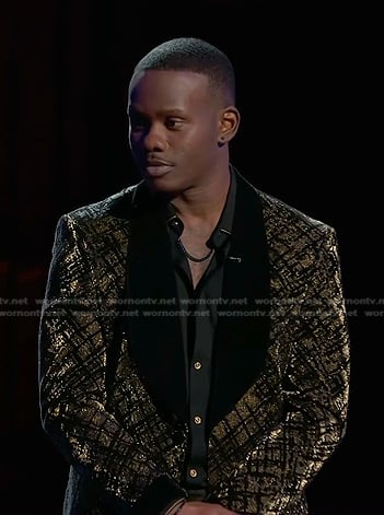 Mac Royals’s metallic plaid velvet blazer on The Voice