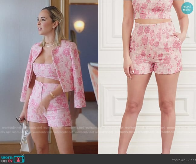 WornOnTV: Nicole's pink floral canvas jacket and shorts on The