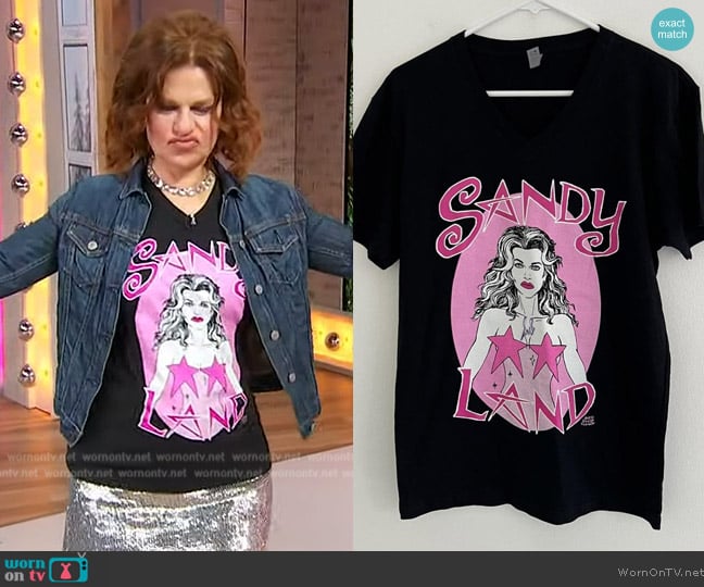 Marisa Acocella Sandy Land Graphic Tee worn by Sandra Bernhard on Sherri