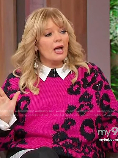 Melissa’s pink leopard print sweater on Sherri