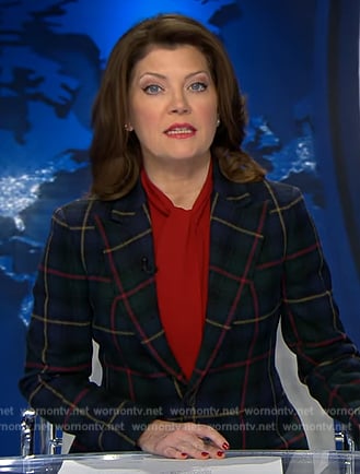 Norah’s green plaid blazer and pants on CBS Evening News