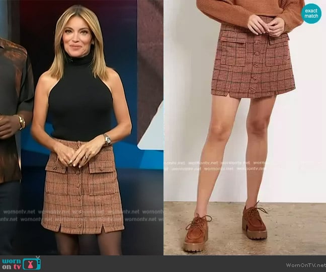 Sam Edelman Cara Skirt worn by Kit Hoover on Access Hollywood