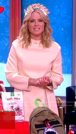 Sara’s white peplum top on The View