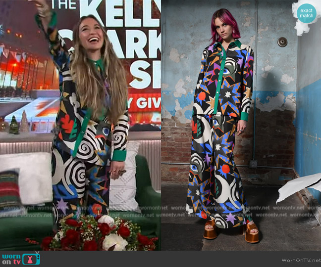 Untitled in Motion Manifest Top in Theia worn by Lauren Daigle on The Kelly Clarkson Show