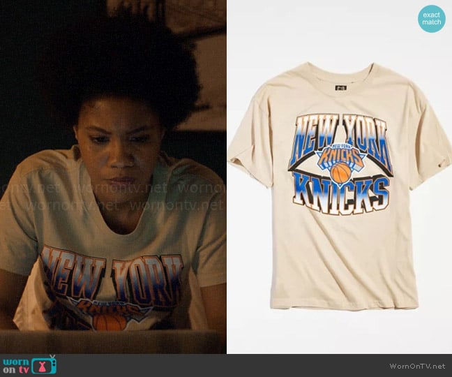 Urban Outfitters New York Knicks Big Logo Tee worn by Nella Rogers (Sinclair Daniel) on The Other Black Girl