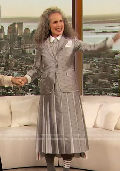 Andie MacDowell’s gray paisley print blazer and skirt on The Drew Barrymore Show