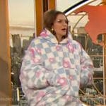 Drew’s fleece sherpa blanket on The Drew Barrymore Show