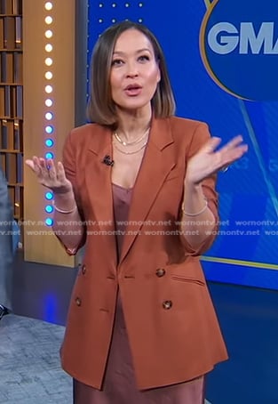 Eva’s brown double breasted blazer on Good Morning America