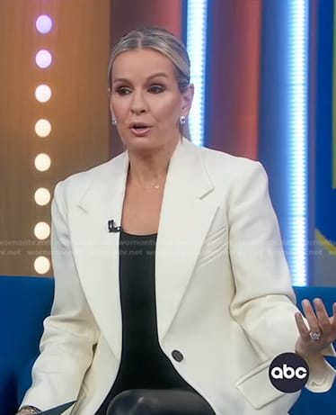 Jennifer’s white blazer on Good Morning America