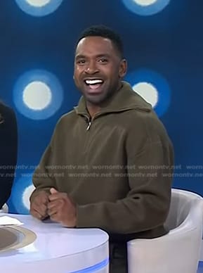 Justin's khaki half-zip sweater on Today