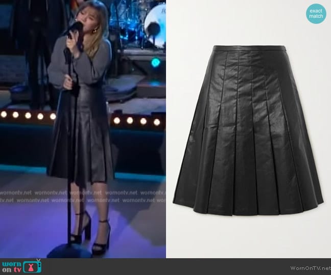 Kassl Editions Pleated coated cotton-blend skirt worn by Kelly Clarkson on The Kelly Clarkson Show