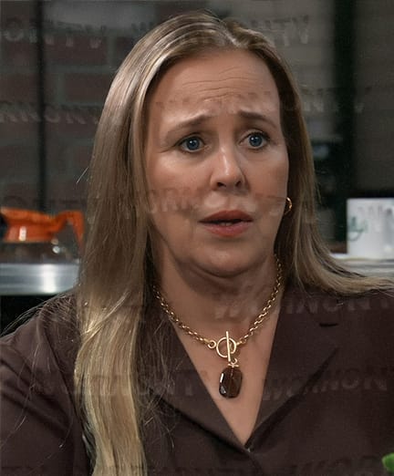 Laura's toggle and stone pendant necklace on General Hospital