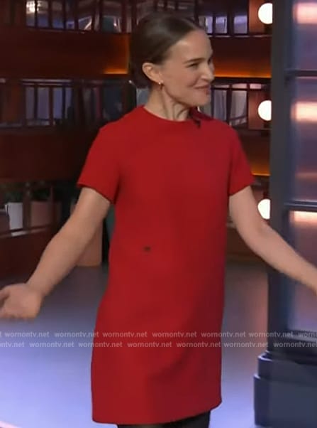 Natalie Portman's red shift dress on The Kelly Clarkson Show