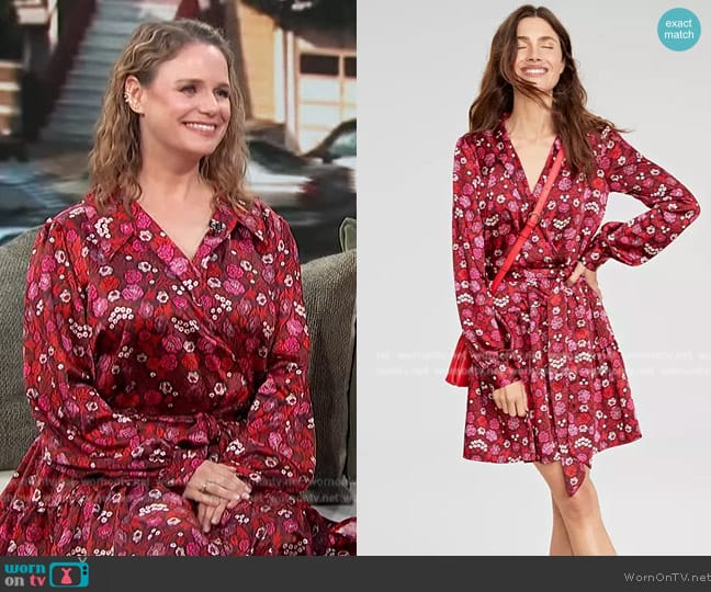 On34th Floral-Print Satin Collared Wrap Dress worn by Andrea Barber on Access Hollywood