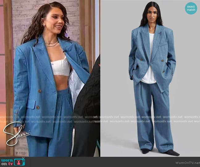 The Frankie Shop  Jan Denim Blazer worn by Jenna Johnson on Sherri