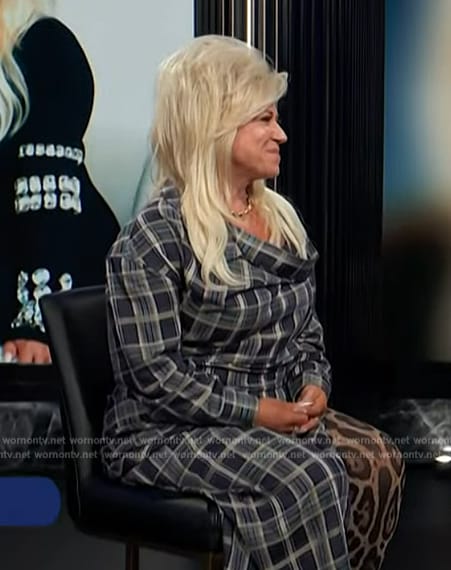 Theresa Caputo's plaid drape dress on E! News