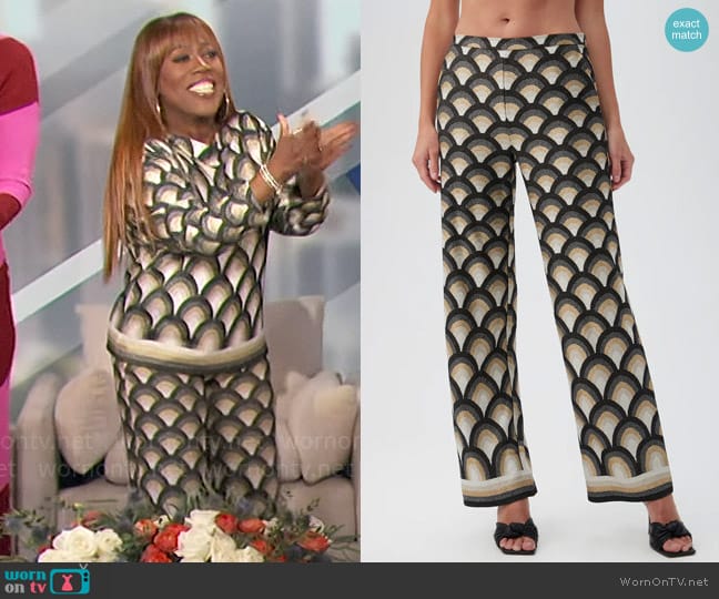 WornOnTV: Sheryl’s metallic scallop patterned top and pants set on The ...