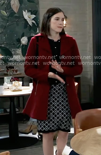 Willow's red coat on General Hospital