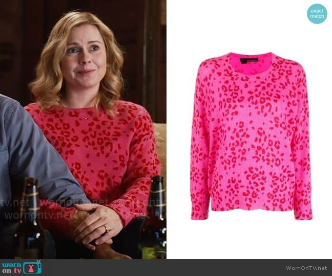 360 Cashmere Lara Peony jumper worn by Sam (Rose McIver) on Ghosts