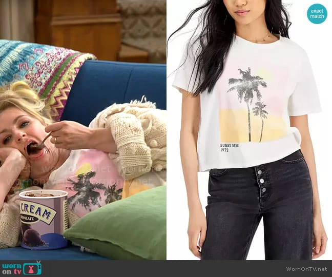 Grayson Threads Black Sunset Graphic-Print Tee worn by Gemma (Beth Behrs) on The Neighborhood