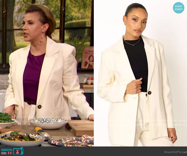 Petal and Pup Noelle Over d Blazer worn by Jodie Sweetin on The Drew Barrymore Show