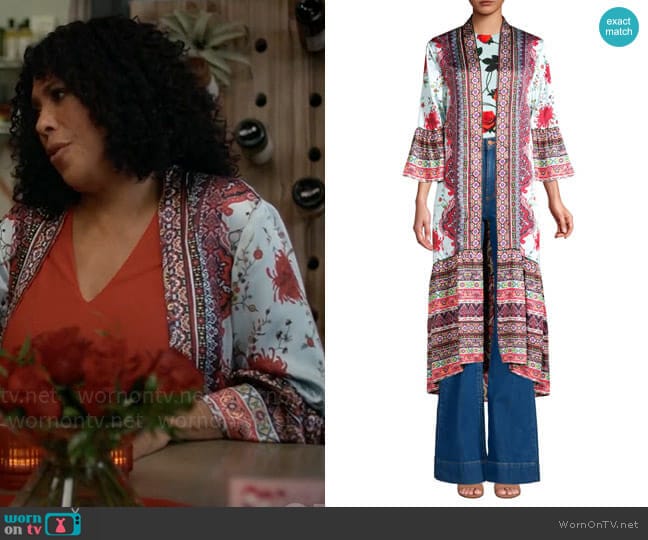 Alice + Olivia Dottie Reversible Long Kimono worn by Cricket (Angela Gibbs) on Not Dead Yet