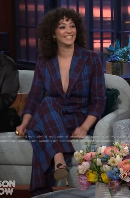 Arielle Siegel's plaid blazer and pants on The Kelly Clarkson Show