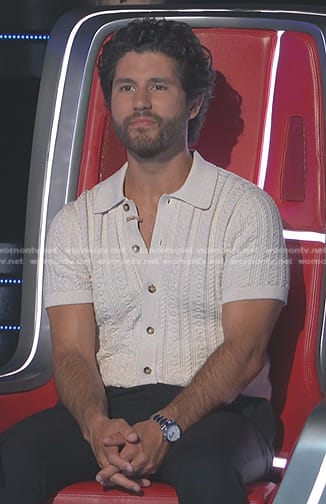 Dan Smyers’s white cable knit short sleeve shirt on The Voice